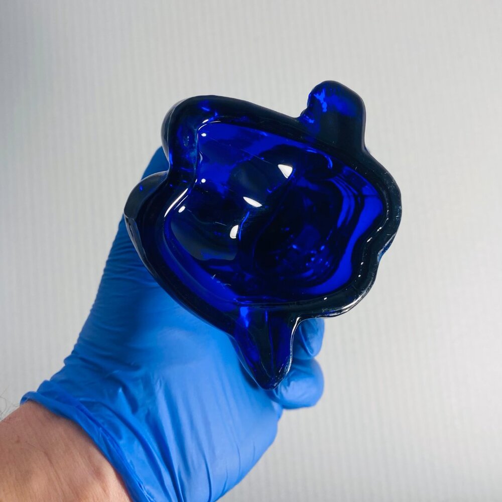 VTG Two Cobalt Blue Glass Sitting Angel Cherub Taper Candle Holders 5"x 5"x 5" - Picture 16 of 17